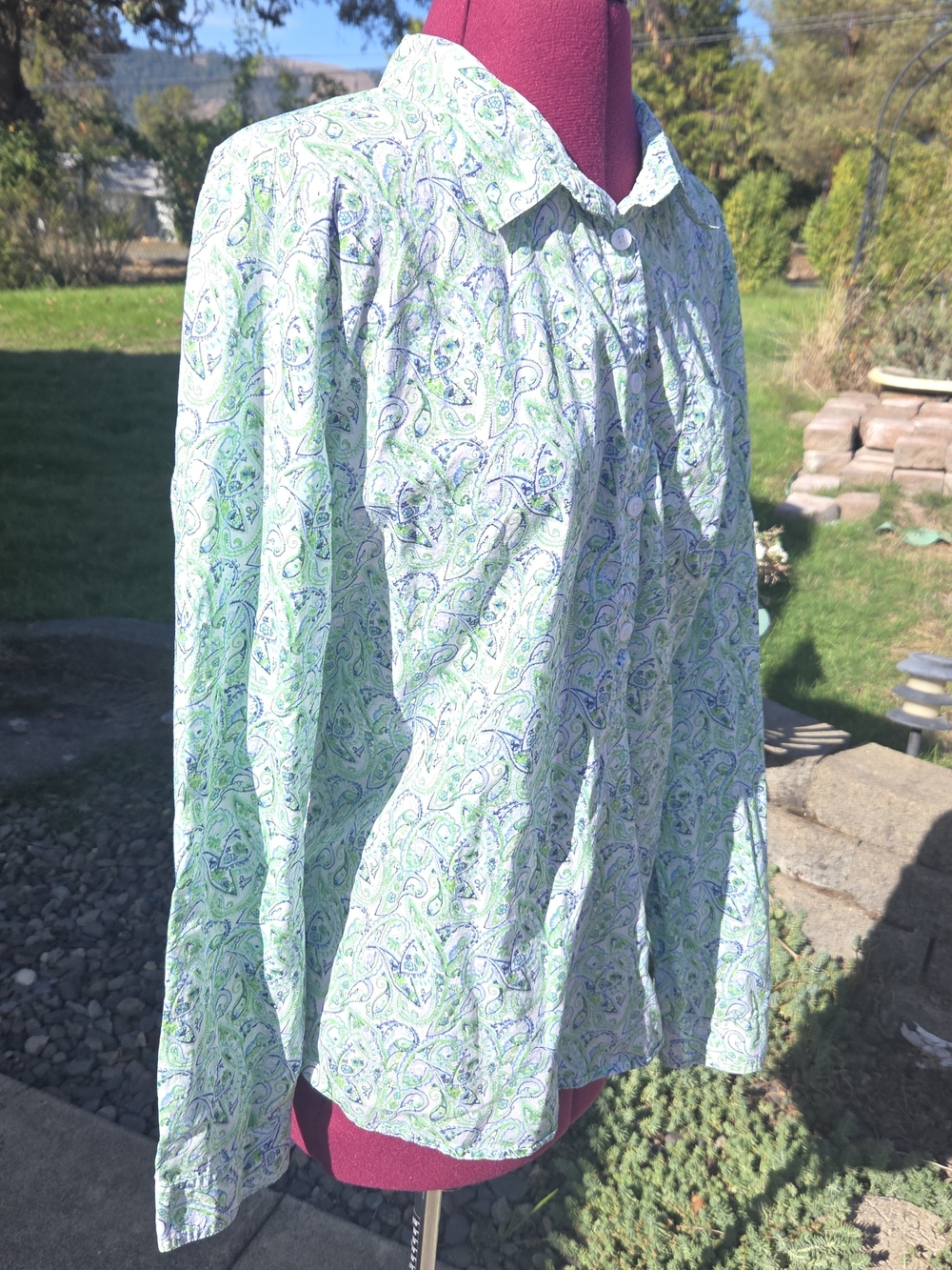 Liz Claiborne White Button-Down Shirt with Green & Blue Paisley